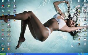 Attached Image: JLY_DESK1.JPG