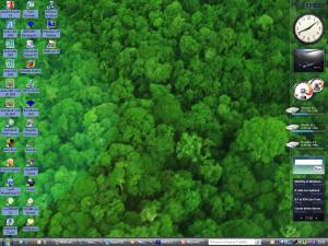 Attached Image: DeskApril_Amazon.JPG