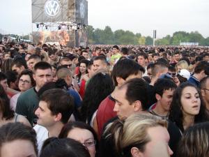 Attached Image: Concert_of_serbian_folk_diva__CECA_RAZNATOVIC_8PM__17.06.06.jpg